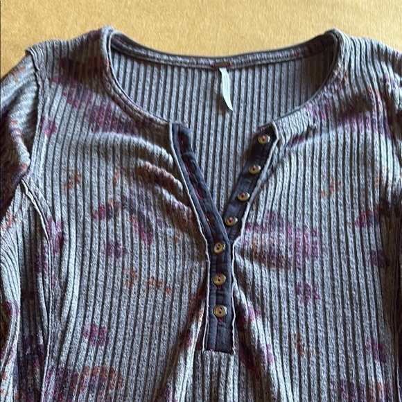 Floral Button-Up Ribbed Top - Picture 3 of 8